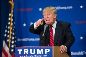 ترامب يقول انه سيعيد اللاجئين السوريين إذا انتخب رئيساً للولايات المتحدة