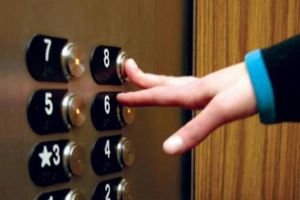 مقتل رجل سحقه مصعد في نيويورك