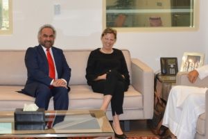 وزير 'الصناعة' يناقش مستجدات الوضع الاقتصادي مع الأمين العام للإتحاد العالمي للأسمدة