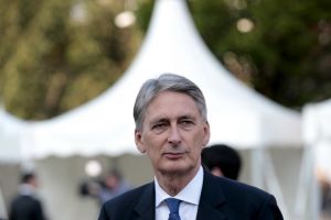 هاموند: روسيا تخوض حرباً 'غير متناسبة' في سوريا