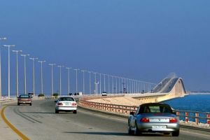 مصدر بجسر الملك فهد: لا تبصيم للمسافرين الخليجيين