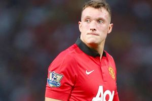 فان غال: إنجلترا ستساعد جونز على استعادة لياقة المباريات