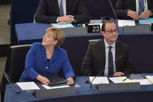 هولاند يدعو الى التحرك لتجنب 'حرب شاملة' في سورية والمنطقة