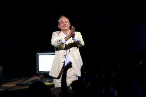 مخترع الويب يرفض مبادرة فيسبوك لنشر الإنترنت