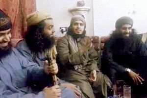 جدة: مراهق يلاحق والده بـ«خنجر» مدعياً أنه «داعشي»... للإفلات من الضرب!