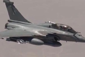 وزير الدفاع الفرنسي: فرنسا شنت ضربة ثانية على 'داعش' في سوريا