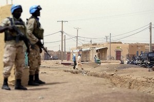 مقتل ثلاثة مدنيين في مالي في هجوم لمتشددين قرب الحدود مع بوركينا