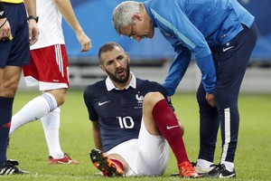 الإصابة تبعد بنزيمة عن مباراة فرنسا والدنمارك