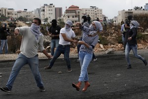 حركة حماس تصف الهجمات الفلسطينية بـ 'الانتفاضة' وتدعو الى تعميقها