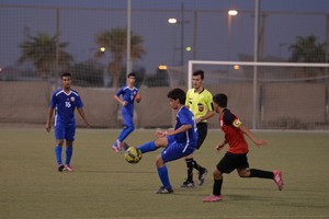 من لقاء الاتفاق ومدينة عيسى في دوري الناشئين لكرة القدم