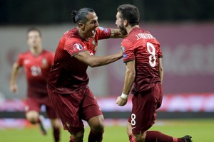 موتينيو يرسل البرتغال لنهائيات بطولة أوروبا 2016