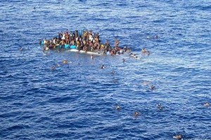 مقتل 11 لاجئاً غرق مركبهم في البحر المتوسط قبالة سواحل شمال مصر