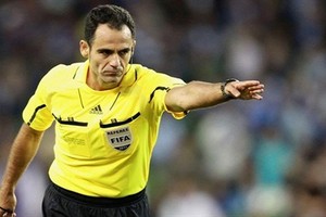 الأسباني كاربيلو يدير السوبر المصري في الإمارات