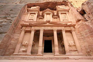 البتراء الأردنية مقصد نجوم السينما العالمية