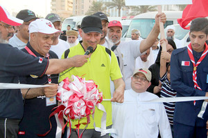 'الصداقة للمكفوفين' تنظم مسيرة المشي مع الكفيف