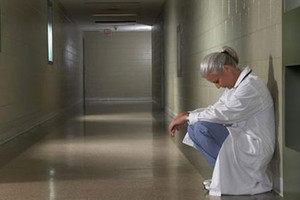 لا تريد التقاعد... فغيرت جنسها!