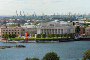 حريق ضخم في مدينة سانت بطرسبورج الروسية