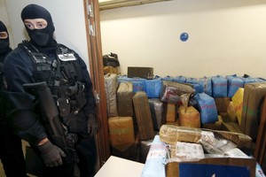 الشرطة الفرنسية تضبط سبعة أطنان من المخدرات في باريس