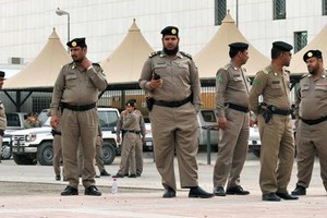 السعودية: شاهد عيان.. اقترب مني الإرهابي وأنا أنزف فعاجلني برصاصة في الكتف