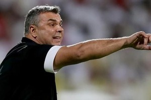 مدرب الأهلي الإماراتي: الهلال السعودي قوي ولاعبونا جاهزون لمواجهته