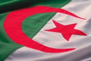 الجزائر تطالب فرنسا باتخاذ إجراءات لمنع تفتيش وزرائها في المطارات الفرنسية