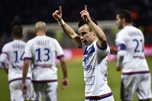 ليون يرتقي للمركز الرابع وخسارة كاين أمام نانت