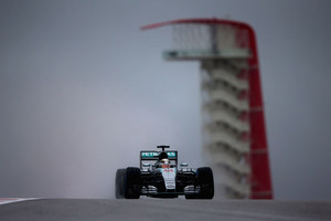 تأجيل التجربة التأهيلية وهاميلتون الأسرع في التجربة الحرة الأخيرة لسباق فورمولا1