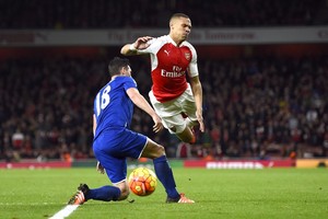 أرسنال يكتسب زخما كبيرا بعد فوزه على إيفرتون