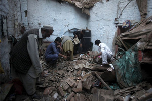 زلزال قوي بجنوب اسيا يخلف حصيلة اولية حوالى 300 قتيل في باكستان وافغانستان