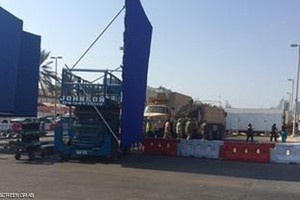 براد بيت في أبوظبي لتصوير مشاهد من فيلمه الجديد 'آلة الحرب'