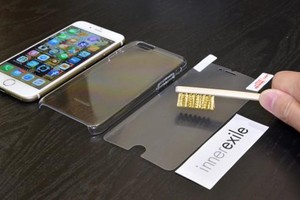غطاء يعالج خدوش شاشة 'آي فون' في 30 ثانية