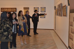 مركز الفنون يفتتح معرض 'خط وبرواز' اليوم وورشة عمل الطباعة البارزة غداً