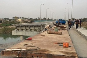 عمليات الأنبار: القوات الأمنية عبرت جسر البو فراج وتتقدم نحو مركز الرمادي