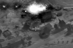 الجيش الروسي يعلن أنه قصف للمرة الأولى منطقة تدمر