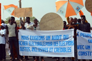 الآلاف يخرجون في مسيرة في النيجر احتجاجاً على التحضيرات للانتخابات