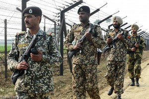 مقتل جنديين هنديين في إطلاق نار باكستاني على حدود كشمير