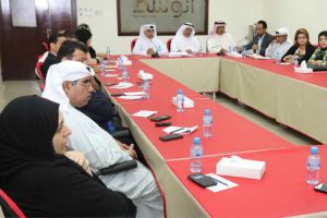 في منتدى «الوسط» الثقافي... قاسم حداد: معظم التجارب الراهنة لا تريد نقداً بل مباركة وإعجاباً