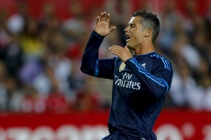 شاهد الصور... أشبيلية يعرقل انطلاقة الريال ويلحق به الهزيمة