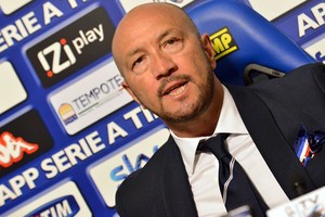 سامبدوريا يقيل مدربه زينغا ويقترب من مونتيلا