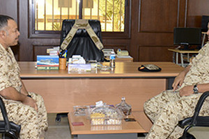 القائد العام يتفقد وحدات 'الدفاع' ويتابع الخطط التطويرية