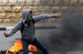 مقتل إسرائيليين في هجوم قرب الخليل وفلسطينيين في مواجهات