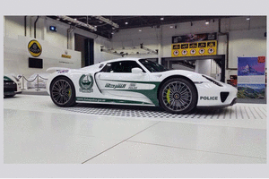 سيارة فارهة جديدة تنضم إلى دوريات ‏شرطة دبي