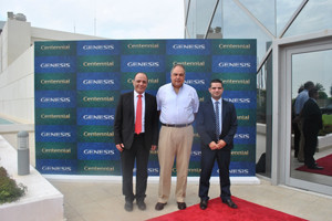 'فيرست موتورز' تقيم تجربة قيادة حصرية لسيارتيها سنتينيال وجينيسس 2016