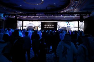 تدشين سيارة LEXUS LX 570