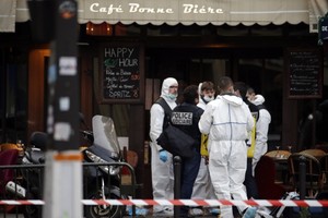 إغلاق منشآت عامة في باريس على خلفية الهجمات