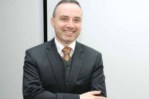 السفير الفرنسي: الإرهاب لن يؤثر في 'تأشيرات الشنغن'