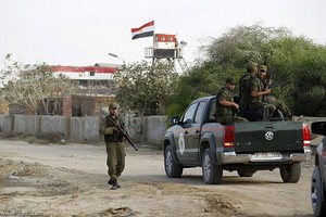 الشرطة المصرية تعثر على جثث 15 مهاجرا افريقيا قرب الحدود مع فلسطين