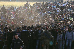 وزير الخارجية البولندي المقبل يدعو لتشكيل جيش من اللاجئين السوريين