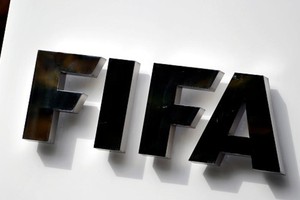 'الفيفا' يوقف مسئولين آسيويين بتهمة الفساد