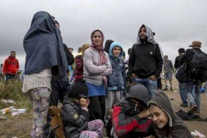 وصول اول طائرة مهاجرين سوريين الى بريطانيا